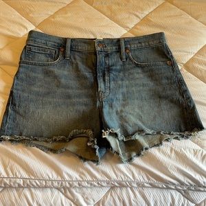 Madewell The Perfect Jean Short size 32 never worn